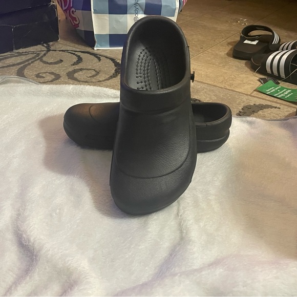 Crocs Unisex Adult Men's and Women's Bistro Clog | Slip Resistant Work Shoes 9/7 - Picture 3 of 10